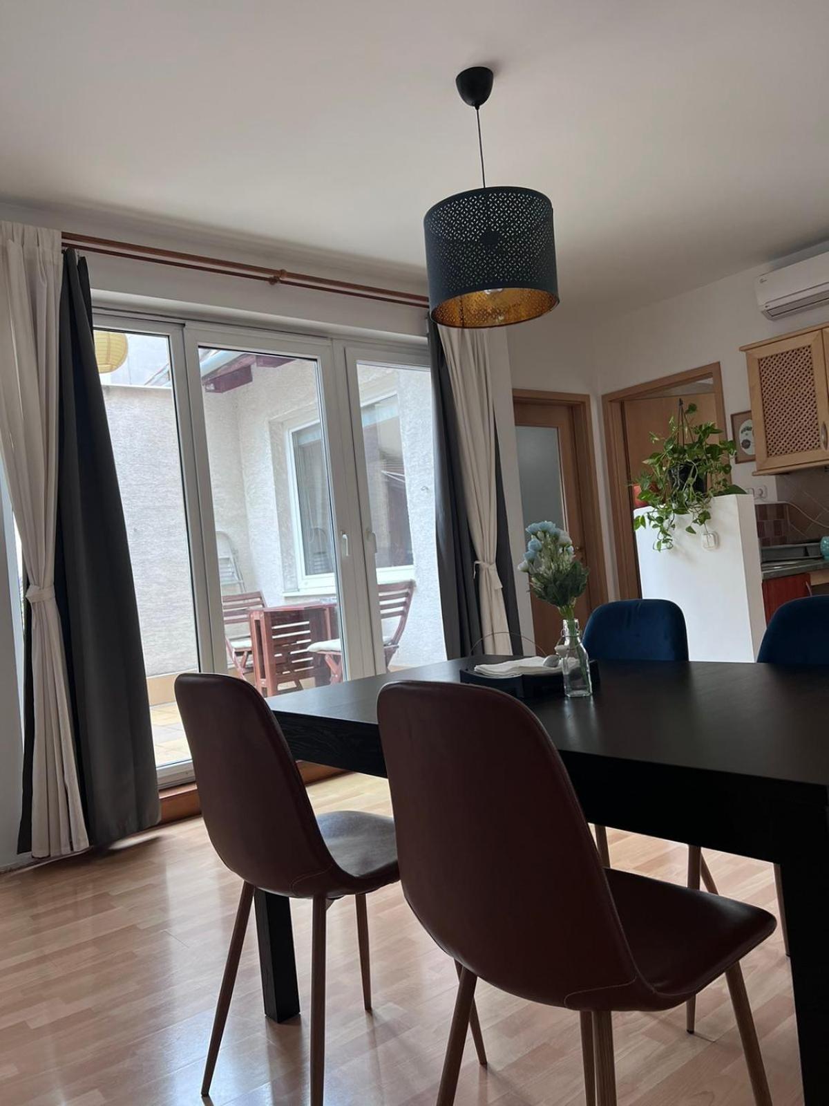 Hb Downtown Sunny Apartman Budapest Luaran gambar